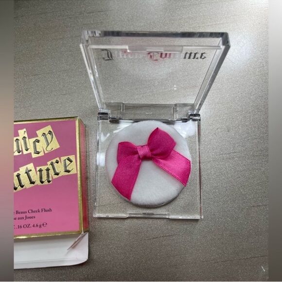 Juicy Couture Bows Before Beaus Cheek Flush 4.6g - Picture 4 of 10